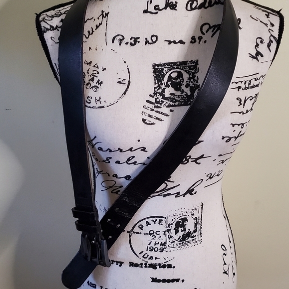 Levi's Genuine Leather Men's Black Belt Double Buckle Size 44 - Picture 1 of 5